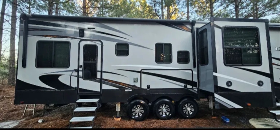 Heartland Cyclone Fifth-Wheel — After Detail